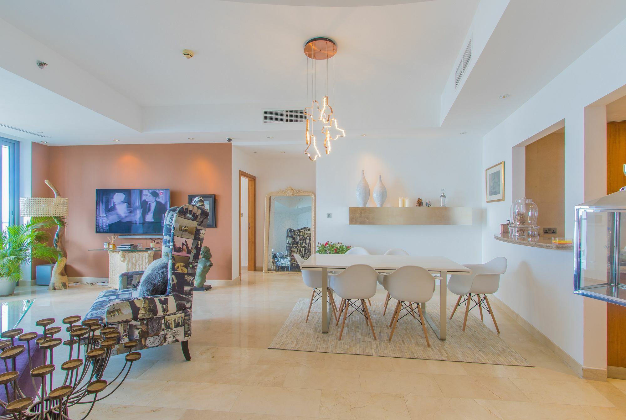 Dhh - Trident Grand Apartment